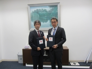 贈与契約署名式2